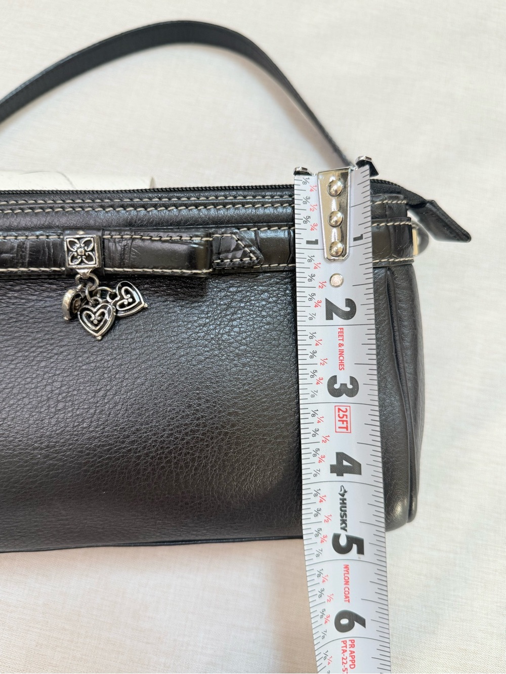Brighton Black Leather Shoulder Bag Croc Trim with Heart Charms EUC - Picture 8 of 14